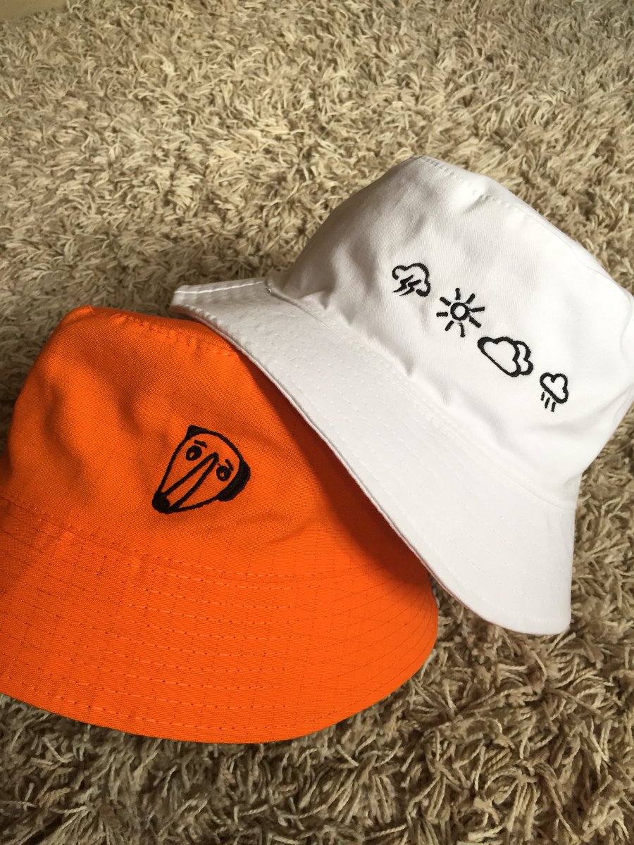 ChingurillasPH's tweet photo. [#ChingurillasGO]

(1/2) ICs,  you can still cop these really really cute bucket hats that you can wear everyday!

#WINNER #위너 #YOON #강승윤 #JINU #김진우 #MINO #송민호 #HOONY #이승훈 #KPOPPH #InnerCirclePh https://t.co/h7DDcohPsB