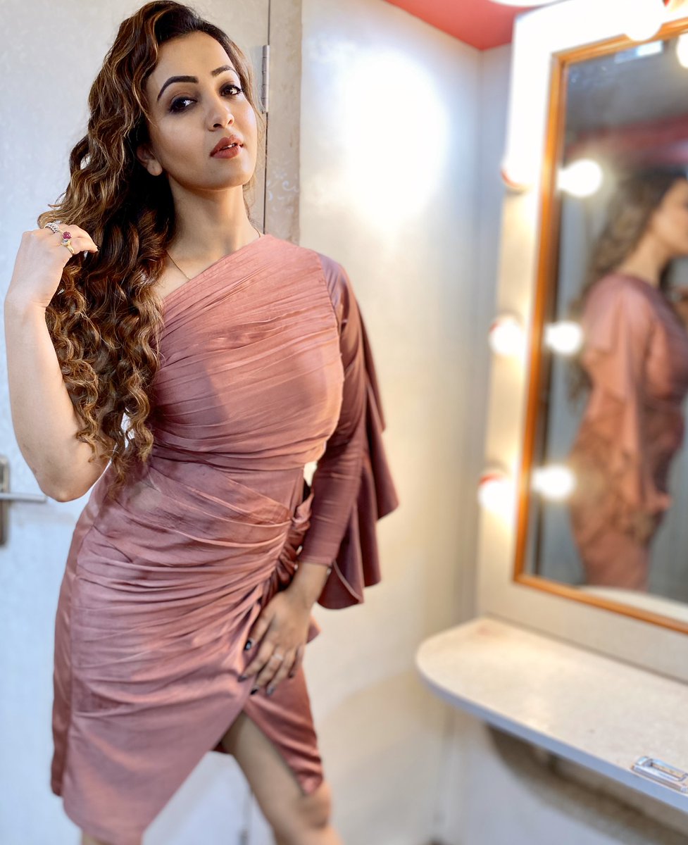 Koushani Mukherjee on X: Striking A Mark With Poise ♥️  t.coVakOFI3Ud9  X