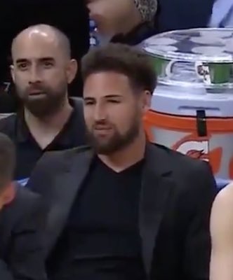 doubledworth's tweet photo. Klay Thompson, while being yelled at by Russell Westbrook https://t.co/TuziwXzIIz