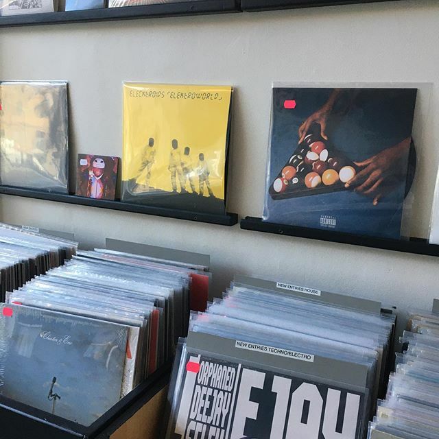 This week new entries🧐

Rhythm &amp; Sound - See Mi Yah (Remixes #2)
Mad Professor - Mad Professor Selects
Samuelspaniel - BOO001
Charles Manier - Luxus Steroid Abamita 
Identified Patient / Scarlit Port - Split EP
LFO, Andreas Gehm, Luke Vibert, B12 - B… ift.tt/3bUkLr2