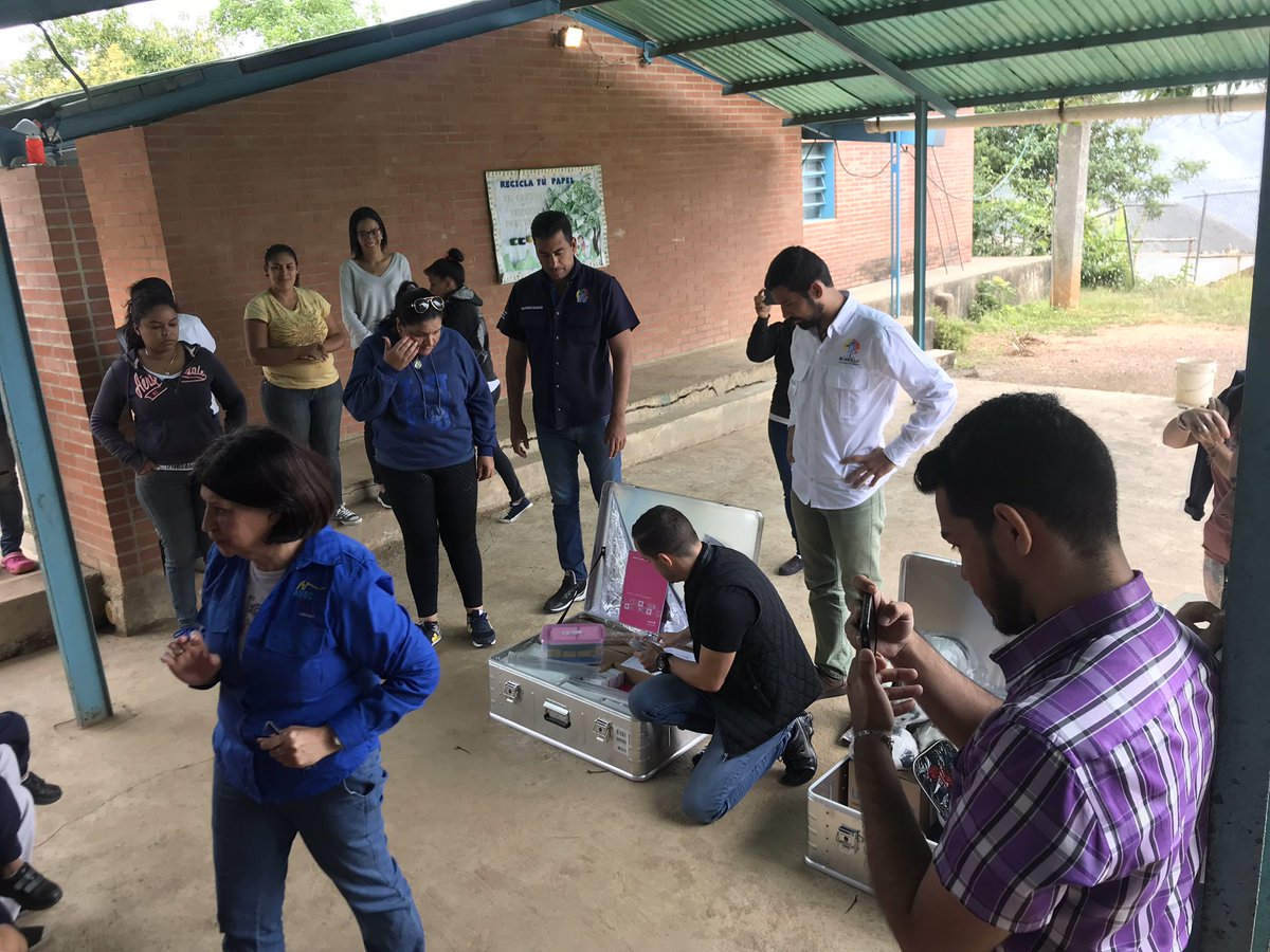 Gracias a una estupenda alianza con una reconocida ONG,Escuelas Municipales de nuestro Hatillo, recibieron unos maravillosos kits educativos,deportivos y de infancia. Así,nuestros niños contarán con material de primera para su desarrollo cognitivo. #FUNDHAINFA #LoHacemosPosible