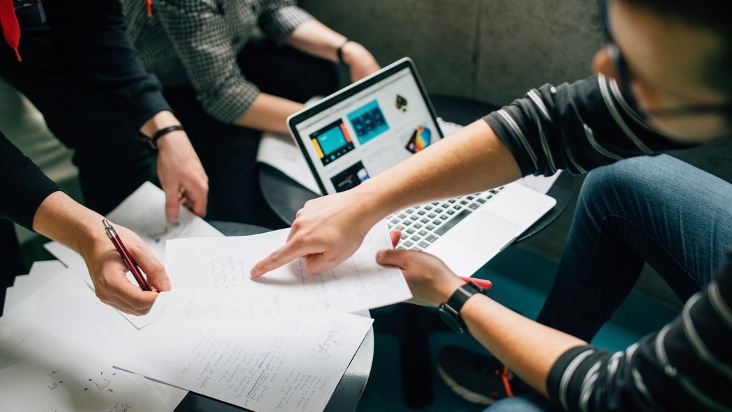 Now is the time to invest in energy efficiency, combat rising energy prices, reduce your carbon footprint and maintenance costs. #LEDlighting can help you make a real impact AND there's funding available. glowled.com/blog/funding-s… #carbonfootprint #LEDLights