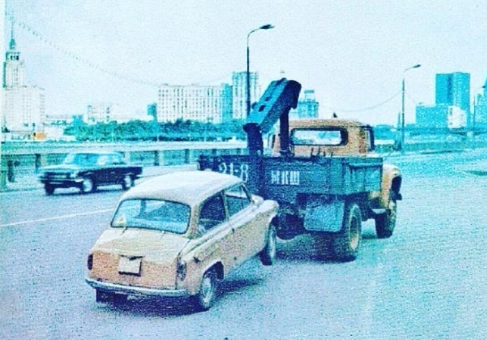 malinkakran's tweet photo. #Эвакуация в СССР была такой же оказией как встретить в аптеке в свободной продаже презервативы!😂
⠀Но обратите внимание на артикуляционный #кранманипулятор Львовского завода.
🚛Поставка #кму под заказ
👉 Моб. +7 921 996 69 26 Viber WhatsApp
🛠 Поставка оригинальных запчастей https://t.co/DRZ7ZjCY44