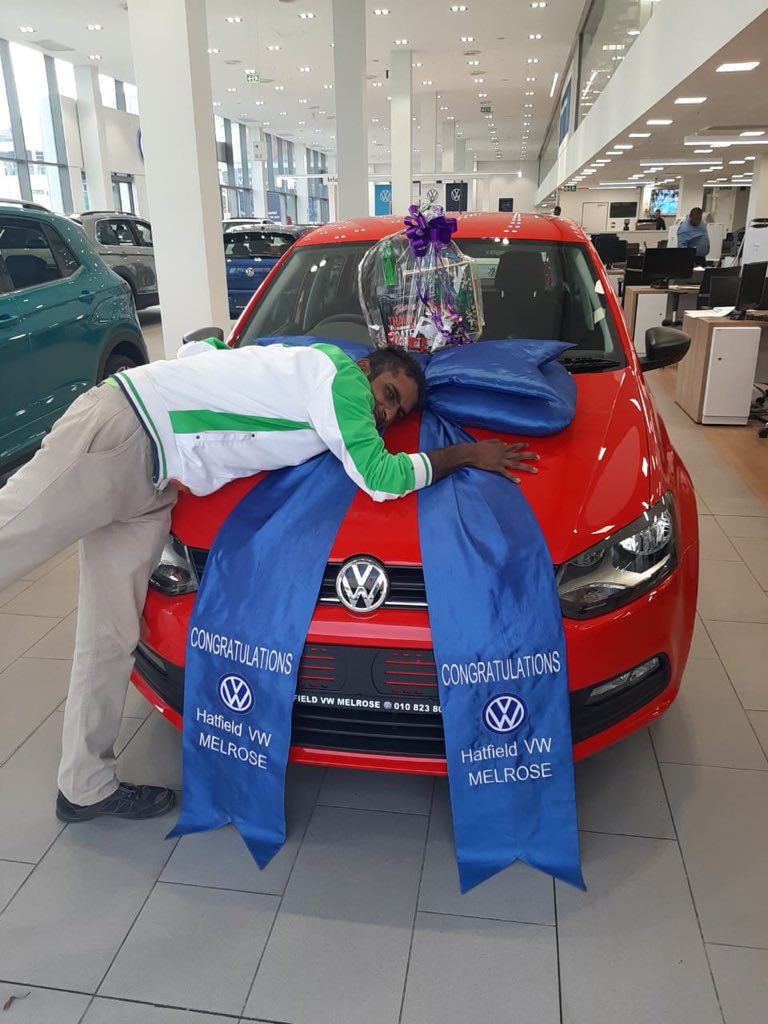hatfieldvwmel's tweet photo. #FridayFeeling
Congratulations to Mr Dooman on the purchase of his brand new @VolkswagenSA Polo. We can see, youβre already in love with itπ
#FridayVibes #FridayMotivation #HatfieldVWMelrose #Rated1InService #VW #Volkswagen https://t.co/KbEvkMWjpF
