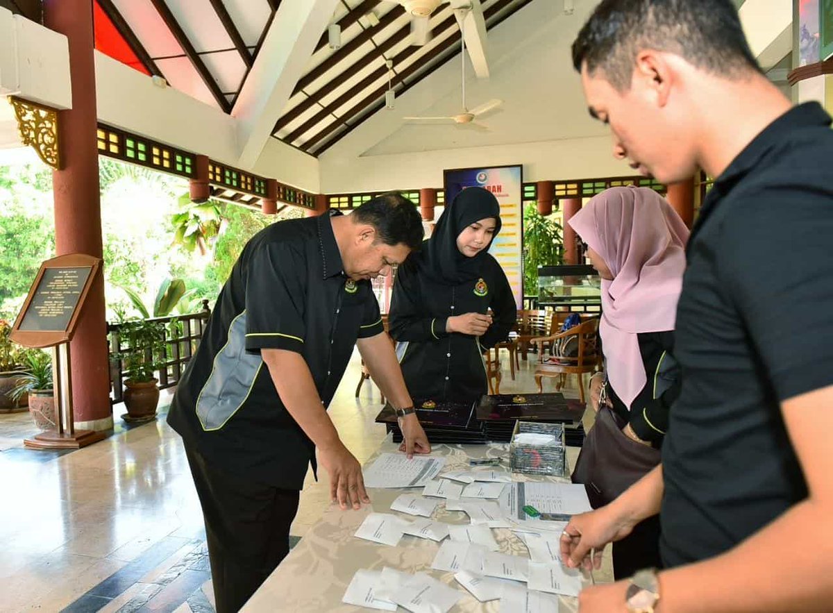 Imigresen Malaysia Twitter પર Sesi Pendaftaran Bengkel Perancangan Strategik Jabatan Imigresen Malaysia Tahun 2020 21 Februari 2020 Jumaat Akademi Koreksional Malaysia Langkawi Kedah Https T Co Idsfqw7cxa Https T Co 9meu7jlpql