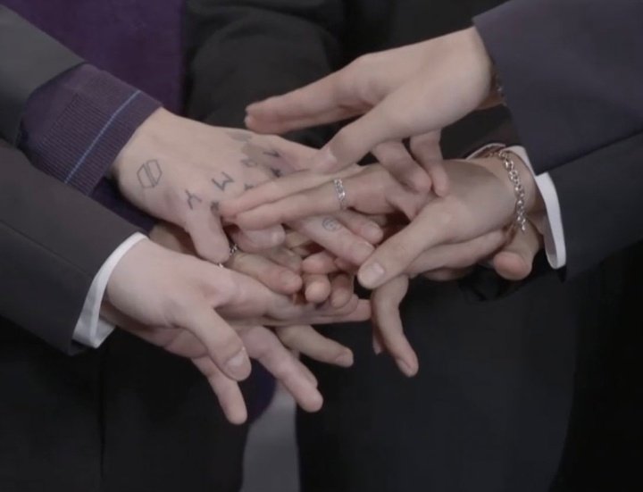Sizi çok seviyorum 🥺💜
<a href="/BTS_twt/">방탄소년단</a> 
#7TODAY 
#7COMEBACKSPECIAL