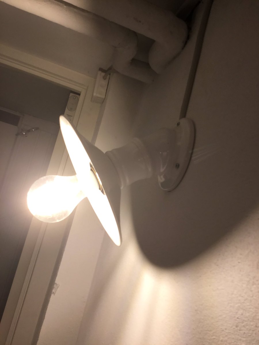 Har 3 italienske unika designerlamper, som er importeret til en restaurant, som jeg vil sælge, men har ingen ide om pris. Kan #twitterhjerne hjælpe mig