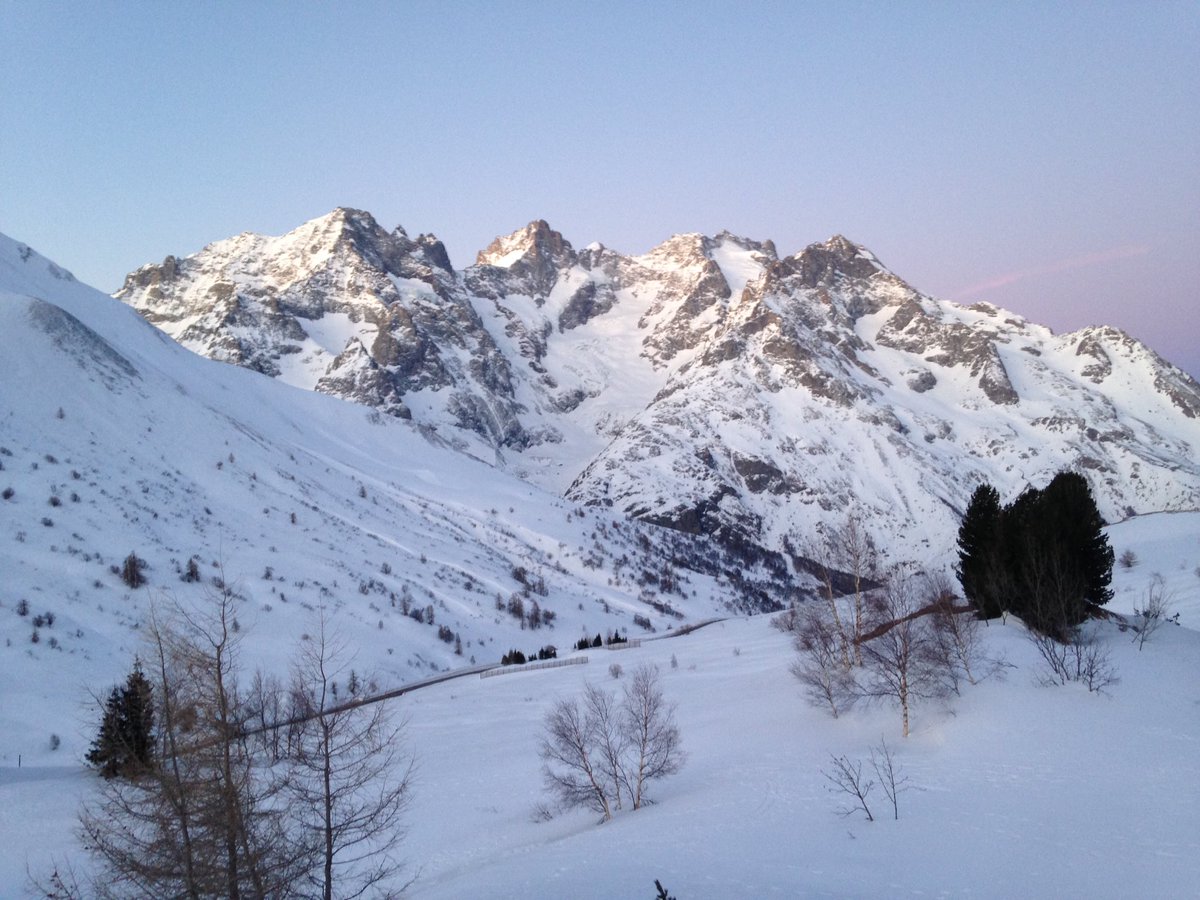 smlmrn's tweet photo. Dernier jour à la 6eme #Snow Science Winter School #SSWS2020 @GardenSajf.

Semaine passionnante d'échanges salle &amp; terrain, montée en compétence/cohérence de la communauté #neige internationale. 

🙏@mpneige &amp; N. Calonne pour l'orga, ainsi que tous les appuis techniques et admin. https://t.co/dKDxPorTzD