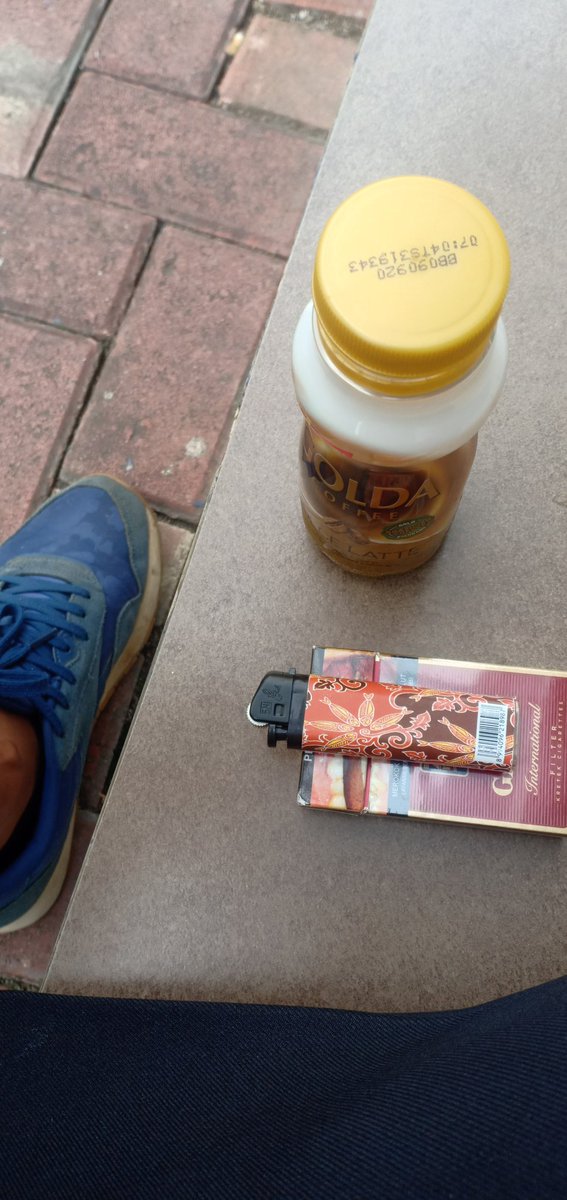 Temen kerja di tanggal tua