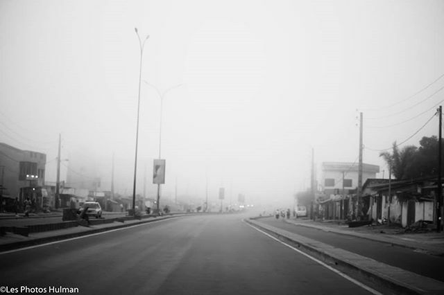 Beyond the fog #229🇧🇯 #team229🇧🇯 #beninrepublic🇧🇯 #benin229🇧🇯 #brume #brumematinale #streetphotography #road #roadinthefog #gratitude🙏 #blancetnoir #bnwcommunity #bnw_worldwide #bnw_world #bnwphotos #instabnw #noirphotography #ig_bnw #bnw_focus_on #b… ift.tt/32ixb7F