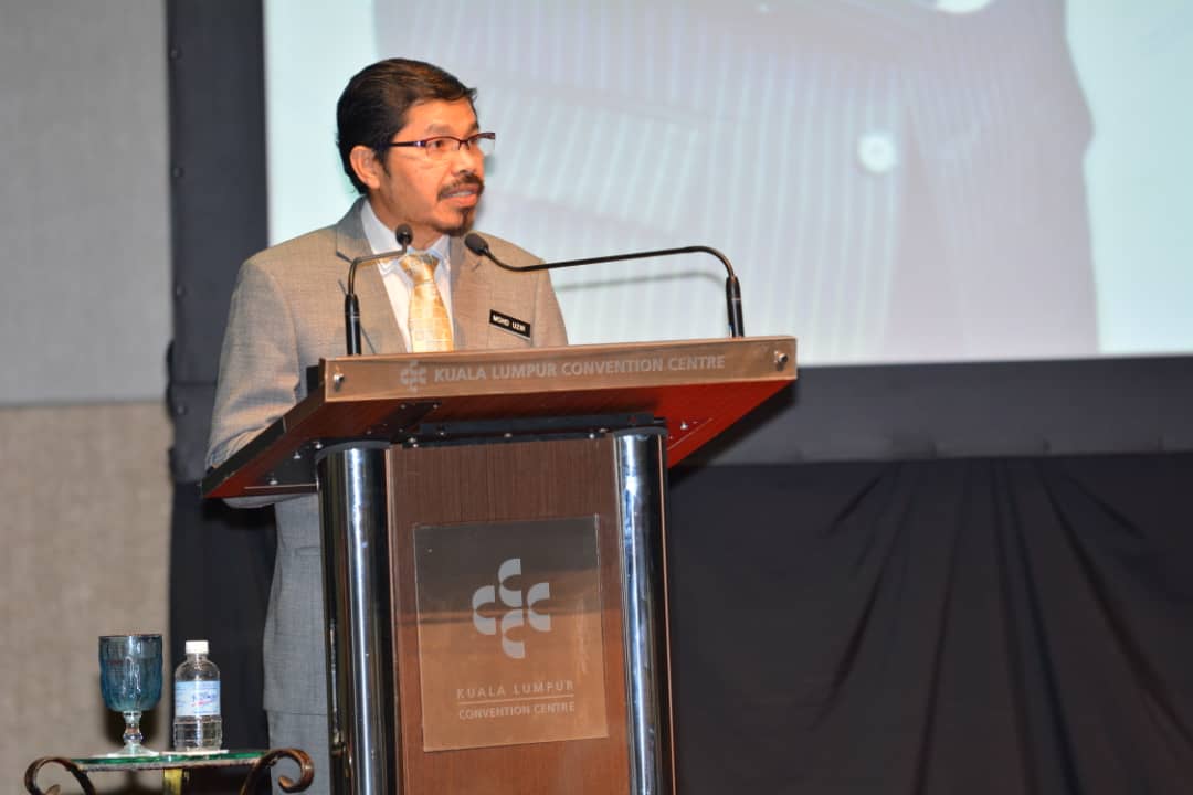 Dr_Uzir's tweet photo. Attending and delivering Opening Remarks6 on 62nd ISI WSC 2019 Proceeding and WSC Song "Statistik... Segalanya Pasti" on 21st February 2020.
#DOSM
#137daystogo
#MenghitungMalaysia
#MyCensus2020
#ISIWSC2019
#StatistikSegalanyaPasti
#KPDOSM https://t.co/WpazXnAtR2