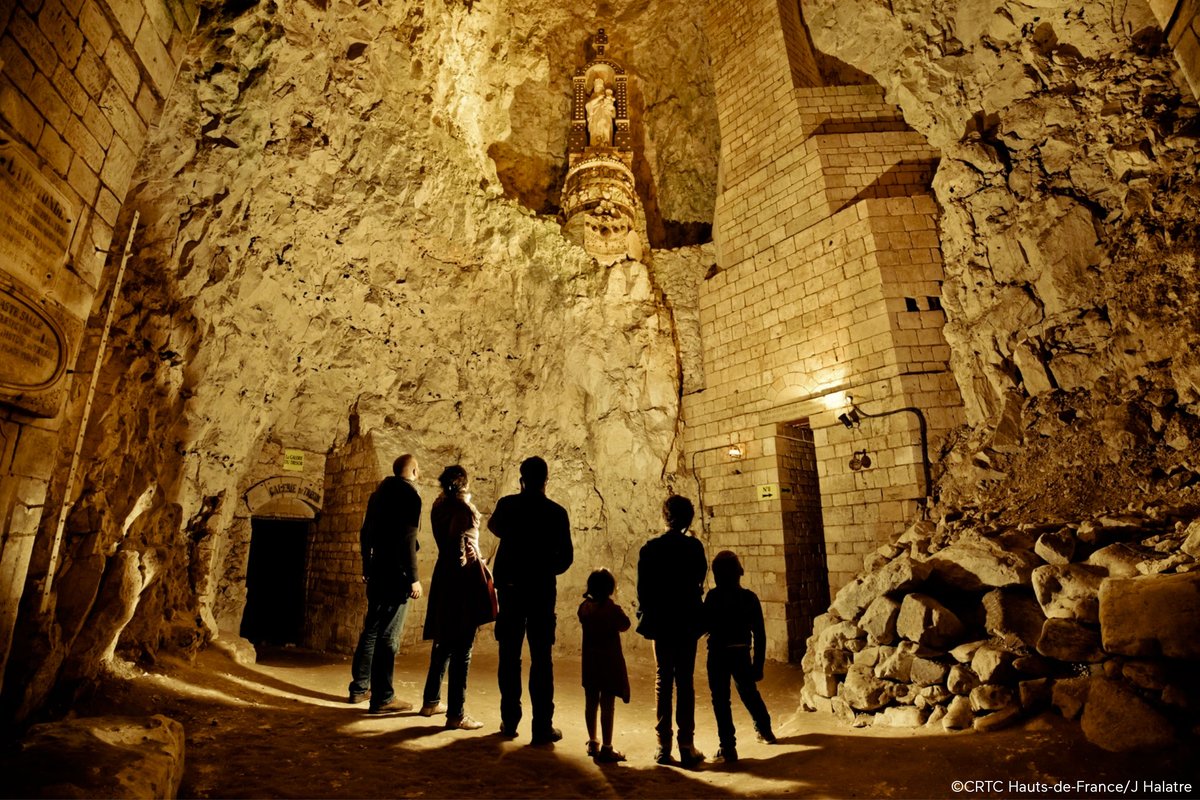 hdftourisme's tweet photo. Découvrir la Cité Souterraine de Naours façon #Insolite et partager un moment complice avec les enfants 👨‍👩‍👧‍👦: bonne idée pour ces vacances !
#EscapeGame à la recherche du Trésor des Muches* demain, 22 février.
https://t.co/1kuP5xOYDz
(*) cachette en langue picarde-chti ;-) https://t.co/3GZj99nkLw
