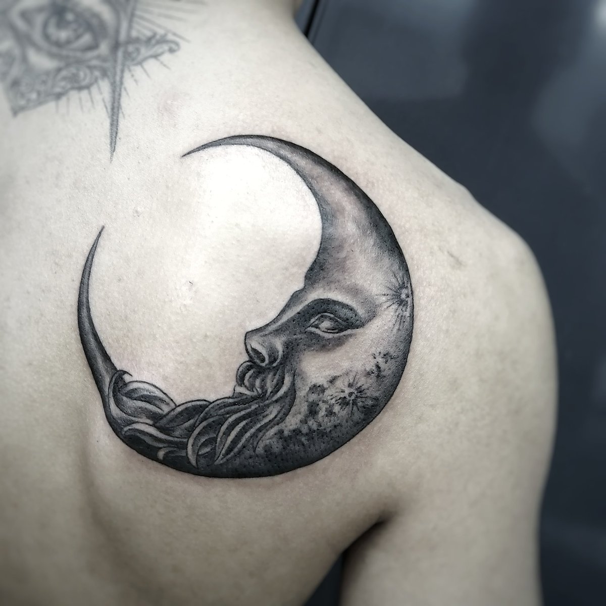 Fanatic Tattoo Ririka彫師 タトゥー 肩甲骨にお月さま こんなデザインをご希望の方は是非ririkaまでご連絡くださいませ これは持ち込みデザインのアレンジverです タトゥー 月のタトゥー Moon 宗教っぽい ギリシャ神話 好きなやつ タトゥー Fanatic Tattoo Ririka彫師 タトゥー 肩甲骨にお月さま こんなデザインをご希望の方は是非ririkaまでご連絡くださいませ これは持ち込みデザインのアレンジverです タトゥー 月のタトゥー Moon 宗教っぽい ギリシャ神話 好きなやつ タトゥー