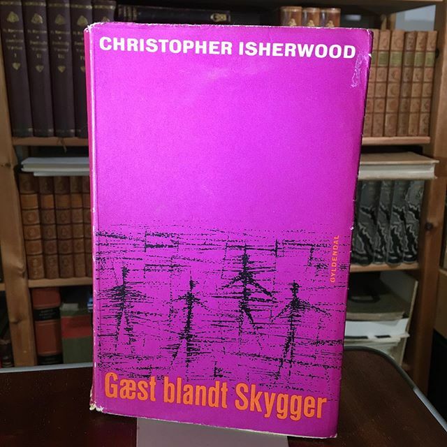 Isherwood er fantastisk, så detvar megafedt at finde en af hans titler, jeg ikke havde. Dén glæder jeg mig til at læse. 😊 #bogsnak #bogjagt #fredagsbog #christopherisherwood ift.tt/2T1o3jI