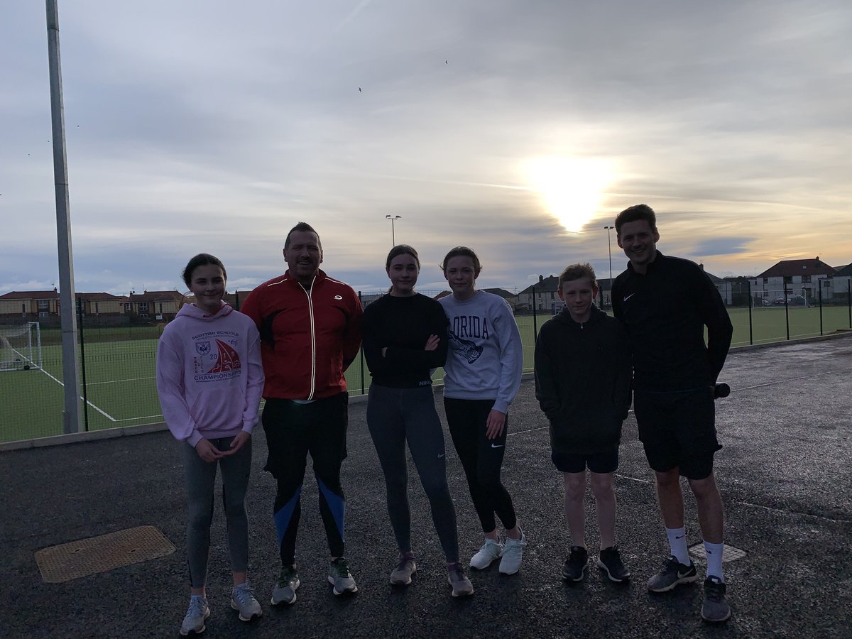 dgs_sport's tweet image. @DunbarGrammar windy Friday morning mile! #RISE