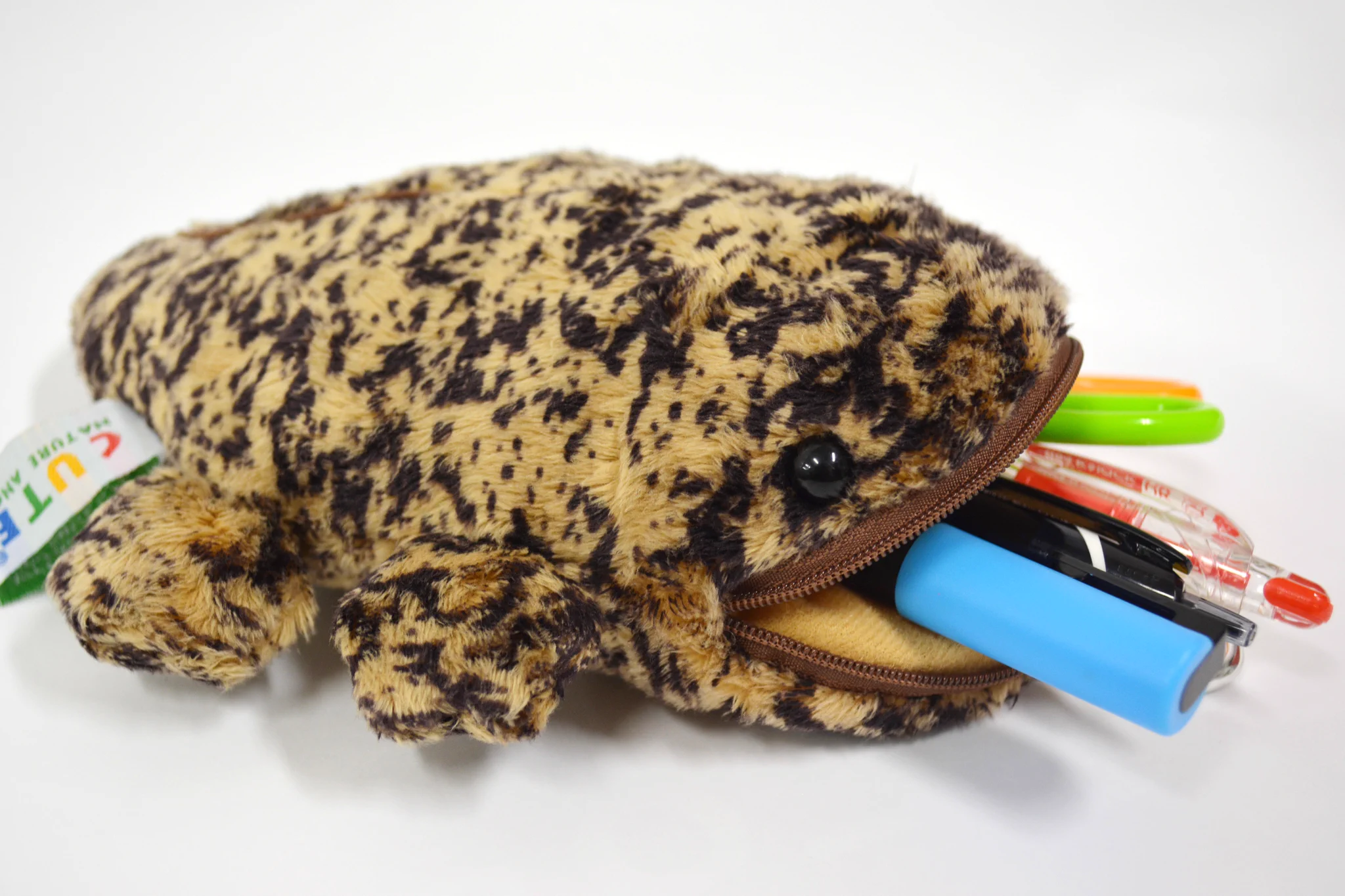 京都水族館ではスタッフ全員にオオサンショウウオポーチが配布されていた！？