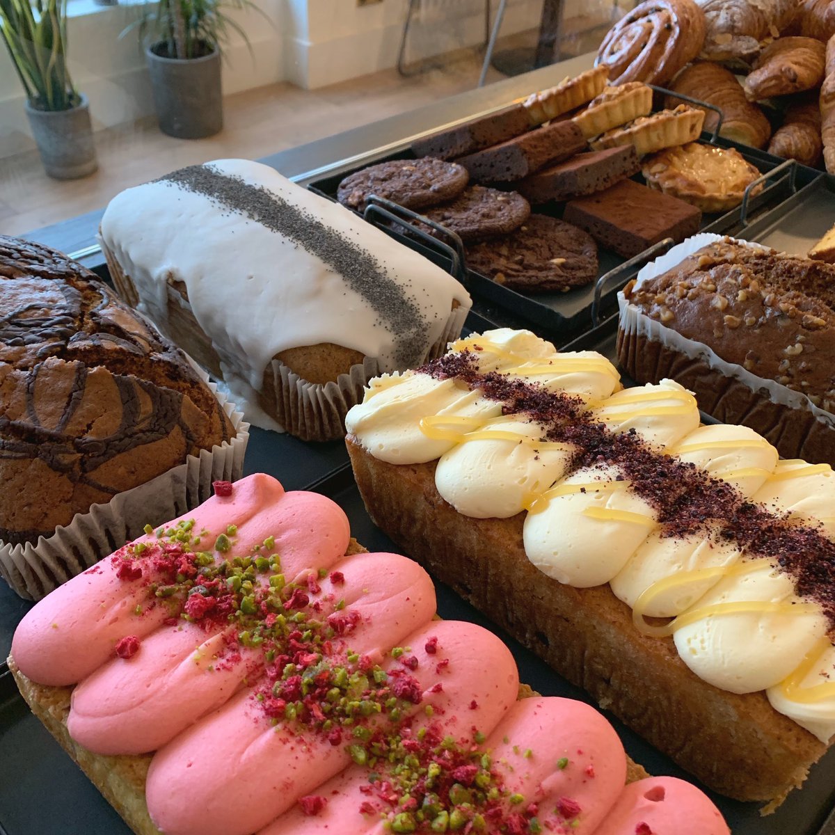 We have some pretty vegan 🌱 and gluten free cakes in. That’s your Friday treat sorted 😃🍰