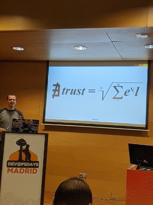 kmugrage's tweet image. Lack of trust is the root of all evil. @doergn #devopsdaysmadrid #devopsdays