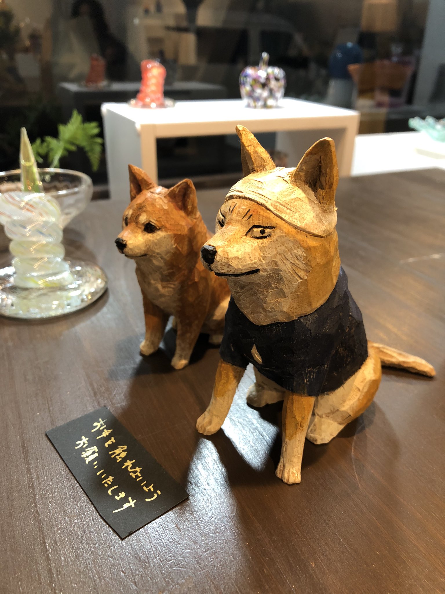 にゃんこ 今日はガラス作家の小松聡一さんの ガラス展 に行って来ました ムーコちゃんが好き ガラスも好き 小松さんの作品が見たい 思い達成 今度は工房も訪れてみたいですっ はしもとみおさん作のプチムーコちゃんちゃんも見れて感激