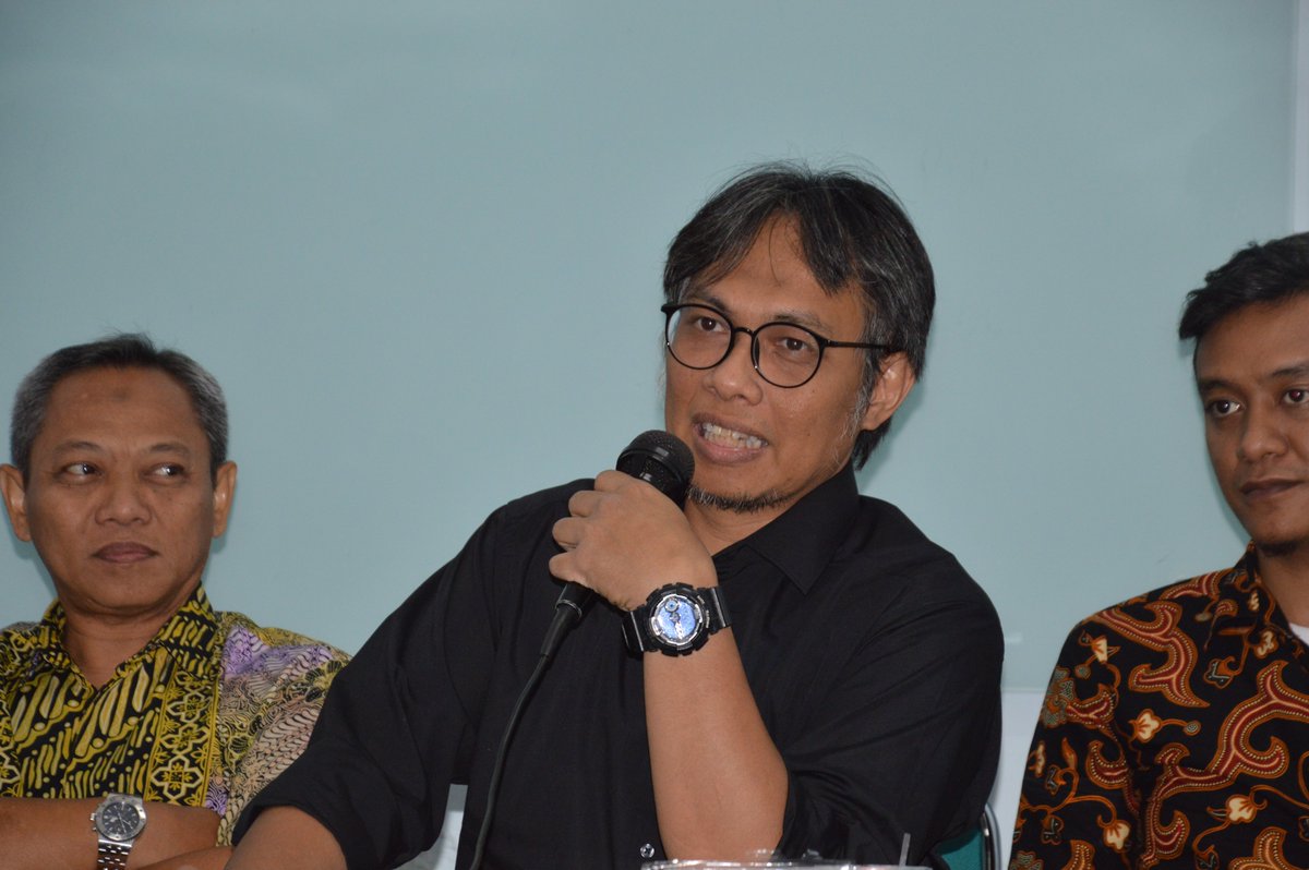 HumasMoestopo's tweet image. Rapat Dosen FIKOM UPDM(B) dalam persiapan dimulainya perkuliahan Semester Genap Tahun 2019/2020 di Lantai 2 Gedung Perdamaian Kampus I Hanglekir (sl)

#MoestopoGueBanget
#MoestopoBeragama
#Moestopo
#FikomHebat