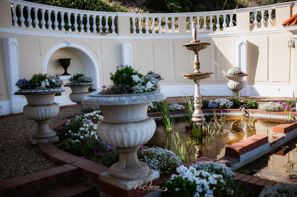 The #itialian inspired pond in the gardens of Casa Labia
.
casalabia.co.za
.
#casalabia #casalabiacc #italy #littleitaly #capetowninfo