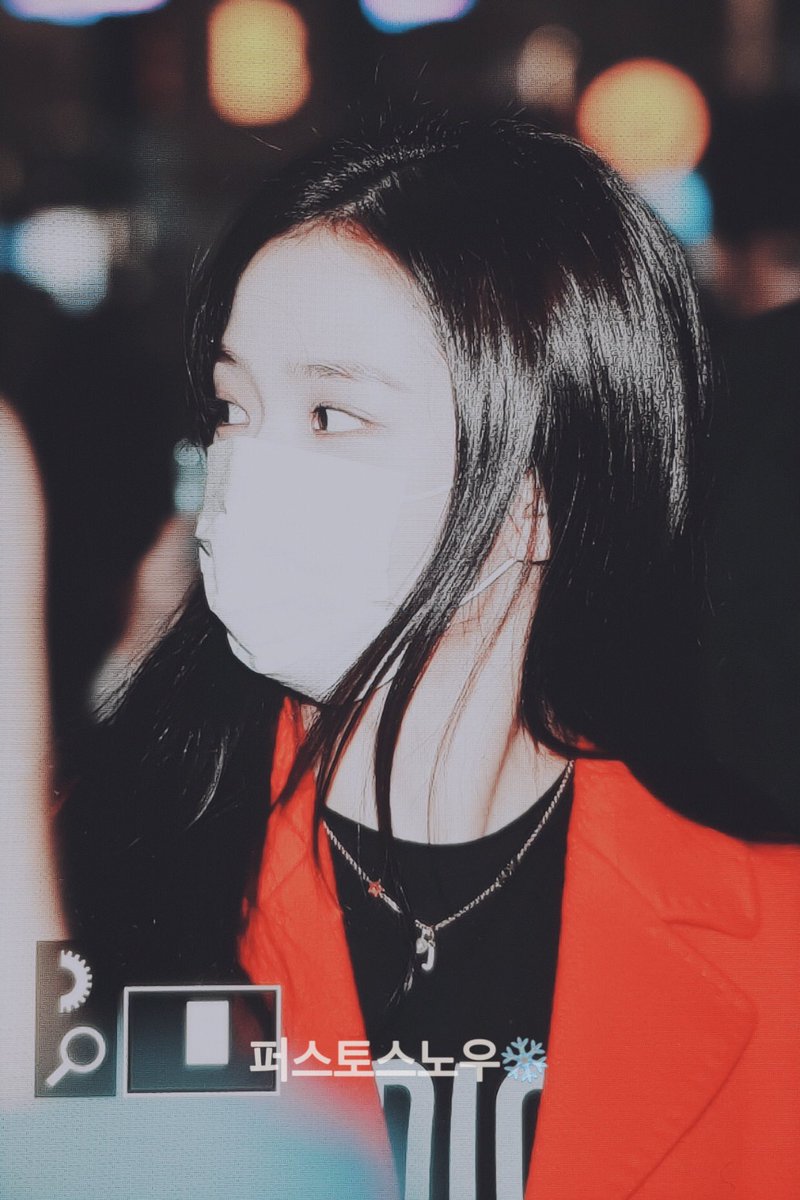 firstsnow_js's tweet photo. 200221 출국
#블랙핑크 #지수 #BLACKPINK #JISOO https://t.co/fljJs8v2dk