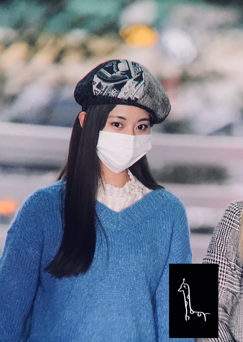 GIRIN20151020's tweet photo. 200221 ICN 출국

               하고싶은거 다 해👏

#트와이스 #쯔위 #TWICE #TZUYU #子瑜 https://t.co/K6mX88so6t