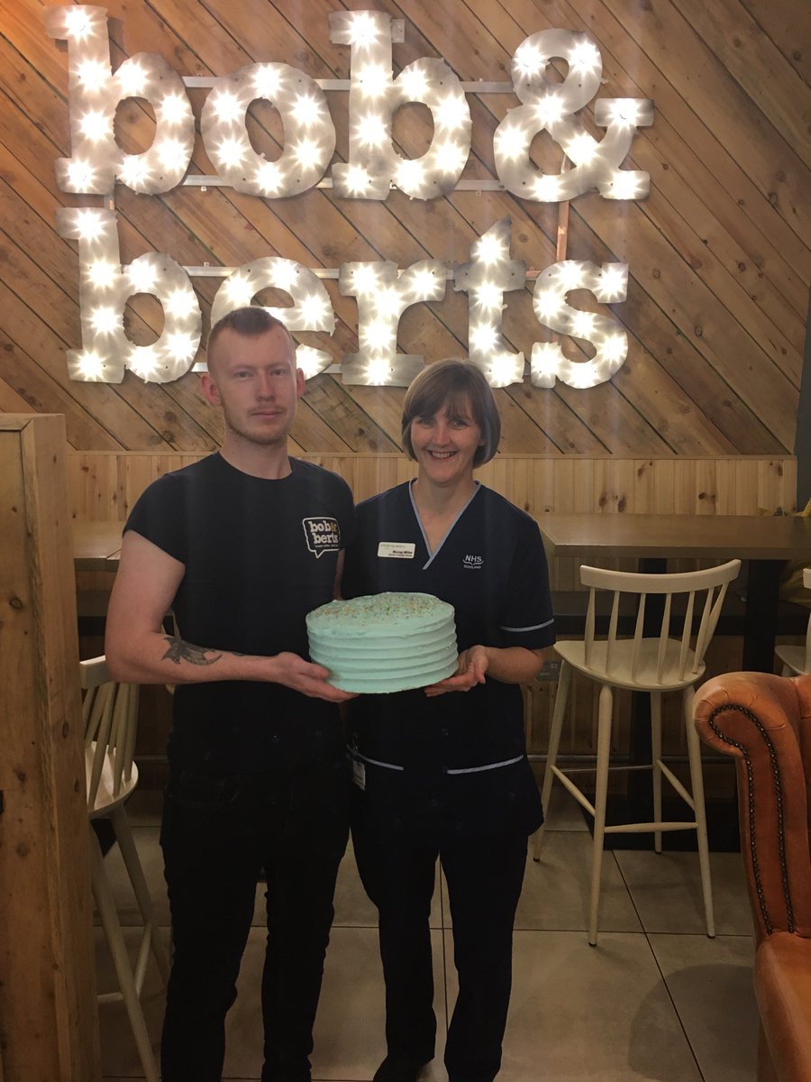 morag_millar's tweet photo. #mhnursesday Thanks to Bob and Berts in Dunfermline for their generous donation of Rainbow cake to celebrate Mental Health Nurses ⁦@nhsfife⁩ ⁦@FoNScharity⁩ ⁦@KenQuinn71⁩ https://t.co/x0zvuurVQ7