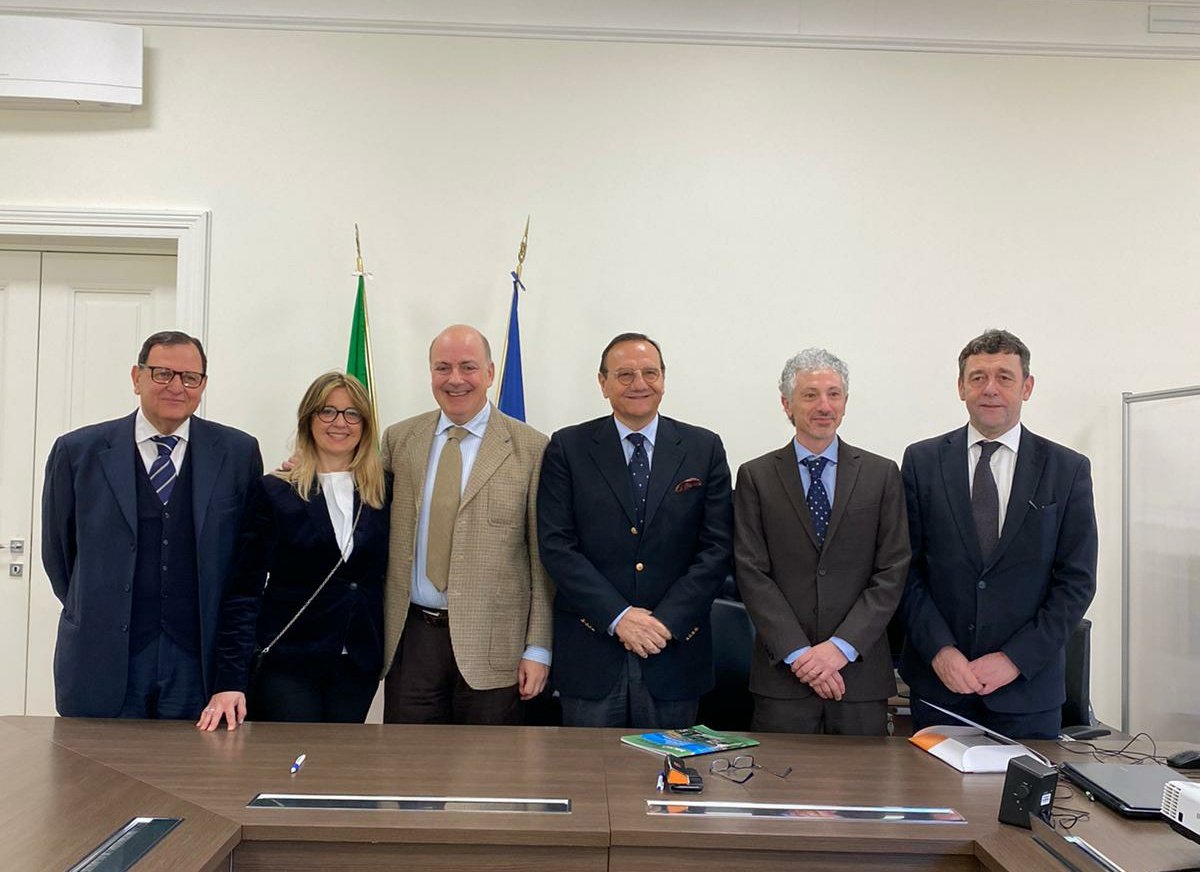 #21febbraio #21febbraio <a href="/ENMItaly/">Ente Nazionale per il Microcredito</a> e le #ACLI  oggi hanno siglato un memorandum di intesa per rilanciare lo strumento del #microcredito e per lanciare una serie di iniziative nel campo dell’#educazionefinanziaria. <a href="/Rob_Rossini5/">Roberto Rossini</a> <a href="/MarioBaccini/">MarioBaccini</a>