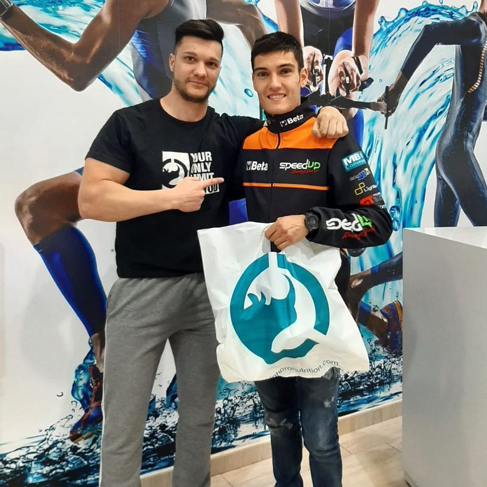 Hay días en los que te llevas gratas sorpresas. Ayer fue un día de esos en los que se nos hacen mas especial. <a href="/Jorge_Navarro9/">Jorge Navarro</a>  gracias por visitarnos, y sabes que esta es tu casa 😉.
Jorge Navarro piloto de moto 2 es High Pro 💪🏼.