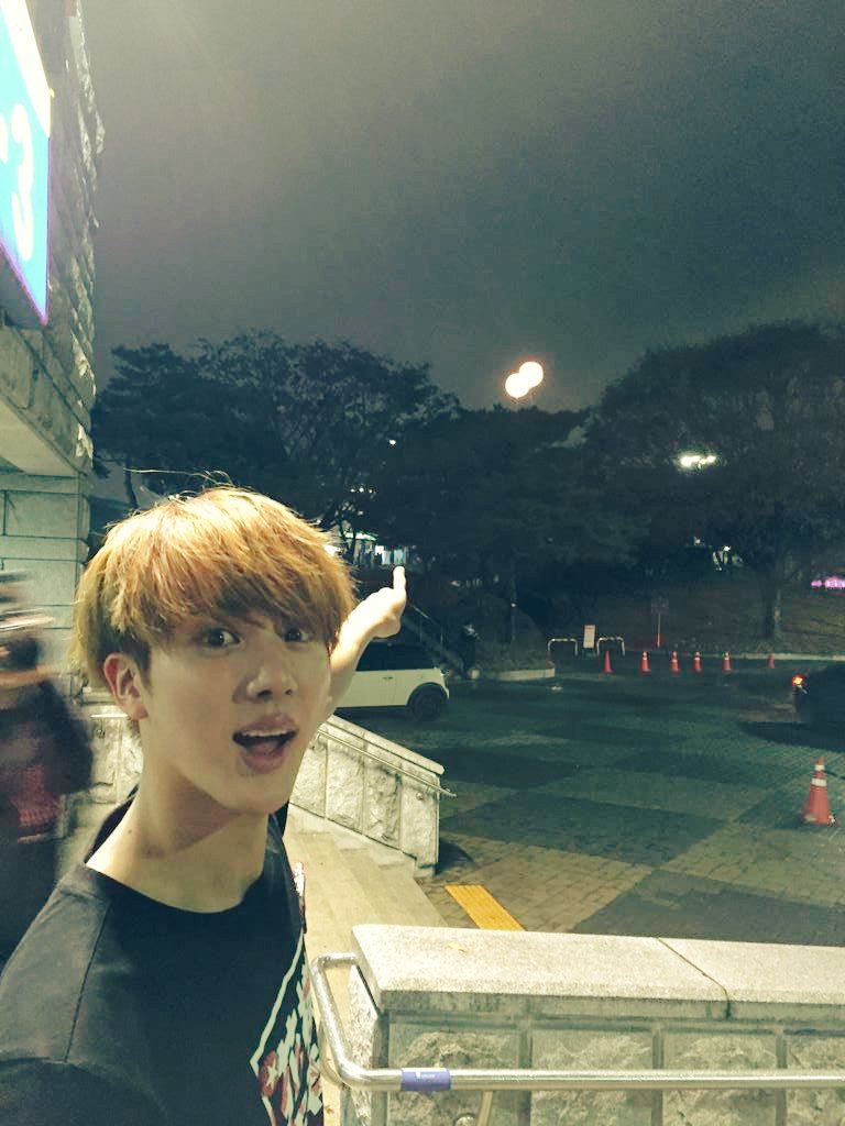 tinyseokjinnie's tweet image. Moon lyric translation

lyric about Jin's love for armys 😭

#BTSComeback2020 
#WeONWithBTS 
#방탄소년단진 @BTS_twt #JIN