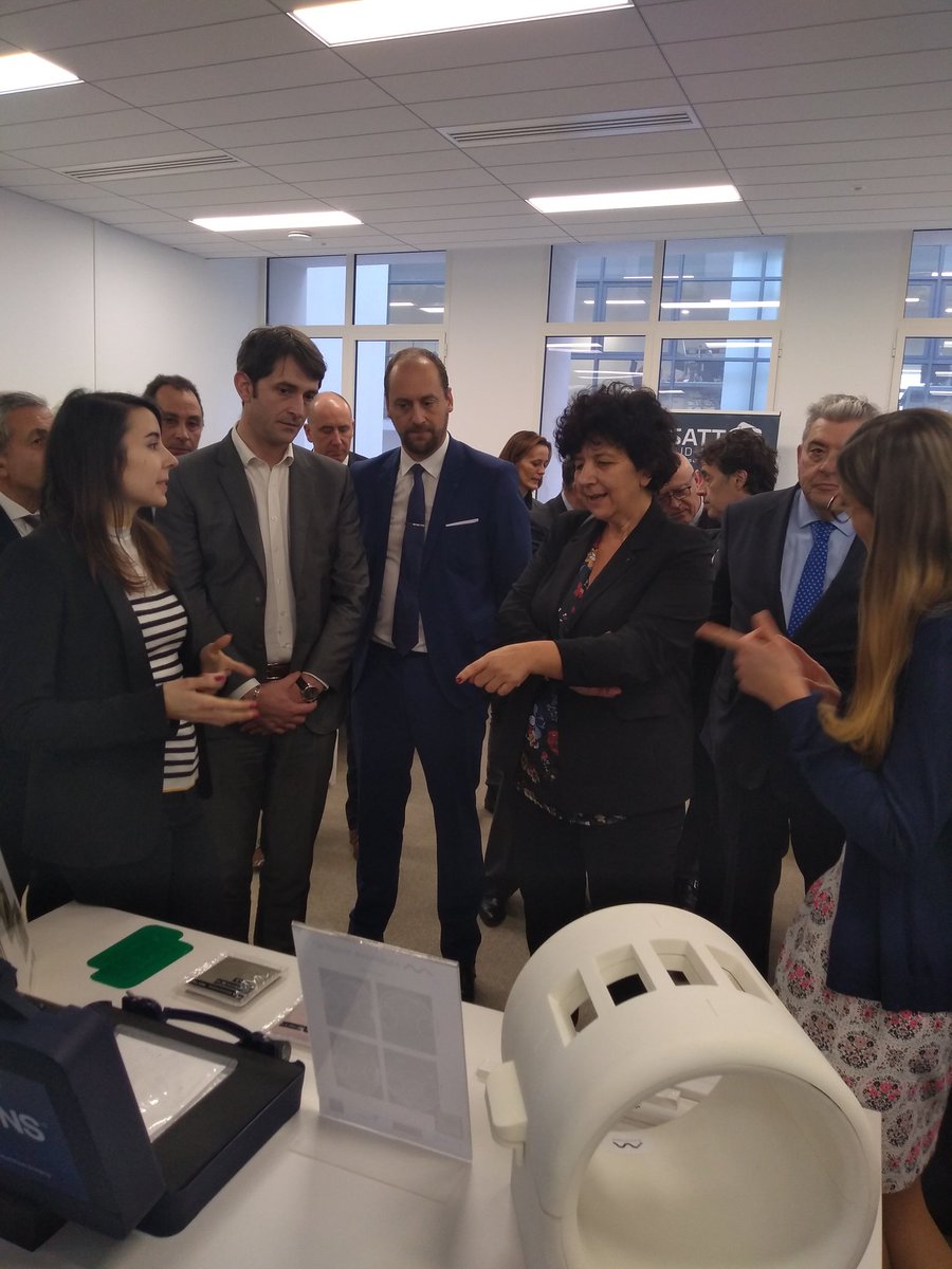 SATT Sud-Est (@sattse_) on Twitter photo #Thread puis <a href="/MultiwaveI/">MultiwaveImaging</a> seule entreprise française à concevoir commercialiser antennes #IRM UHC 7 Tesla #MedicalImaging avec Elodie GEORGET-PARIS Luisa NEVES <a href="/InstitutFresnel/">Institut Fresnel</a> <a href="/iCarnot_STAR/">Institut Carnot STAR</a> <a href="/SGPI_avenir/">Secrétariat général pour l’investissement</a> <a href="/Bpifrance/">Bpifrance</a> <a href="/sup_recherche/">Ministère Enseignement supérieur et Recherche</a> <a href="/ReseauSATT/">Réseau SATT</a> #Thread puis <a href="/MultiwaveI/">MultiwaveImaging</a> seule entreprise française à concevoir commercialiser antennes #IRM UHC 7 Tesla #MedicalImaging avec Elodie GEORGET-PARIS Luisa NEVES <a href="/InstitutFresnel/">Institut Fresnel</a> <a href="/iCarnot_STAR/">Institut Carnot STAR</a> <a href="/SGPI_avenir/">Secrétariat général pour l’investissement</a> <a href="/Bpifrance/">Bpifrance</a> <a href="/sup_recherche/">Ministère Enseignement supérieur et Recherche</a> <a href="/ReseauSATT/">Réseau SATT</a>
