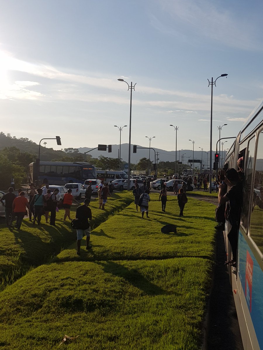 braga_hyago's tweet photo. Manifestação no #brt do Mato alto.

Tudo parado. https://t.co/JMubOoh21U
