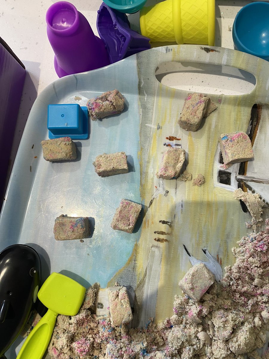 LLOBScience's tweet image. Never too young to learn about the #particlemodel and states of matter. Can you explain the properties of solids, liquids and gases using their particle arrangement? Yr11 you need this for Physics paper 1.