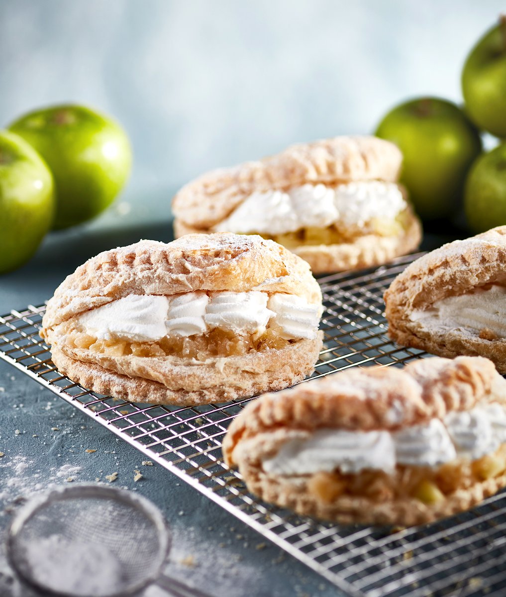 WarrensBakery's tweet image. You know what they say... an apple a day keeps the doctor away! The same applies for turnovers, right? 
*Available in selected stores. 

#warrensbakery #appleturnover #freshlybaked
