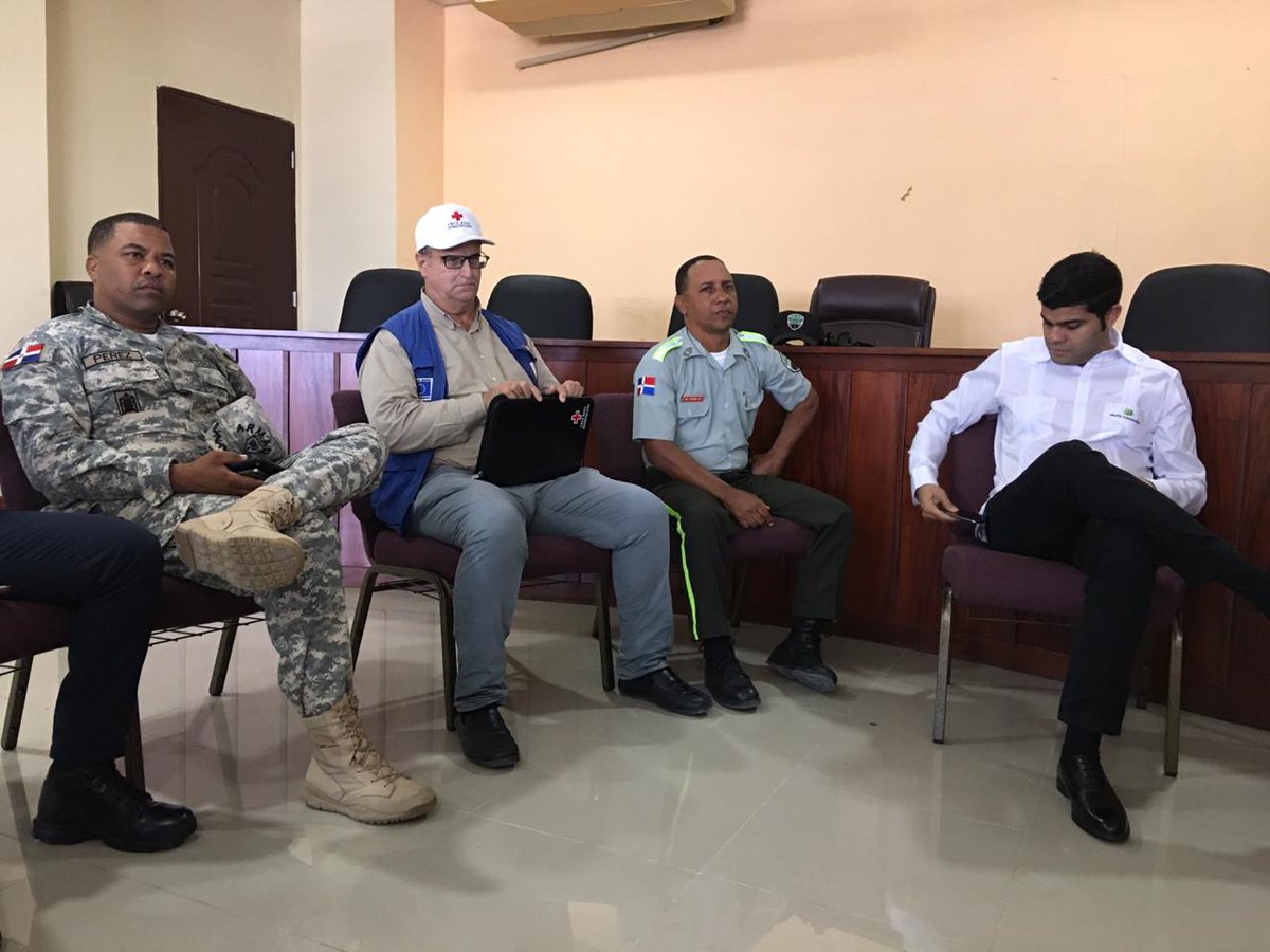 crdbavaro's tweet photo. Bávaro Punta Cana - jueves 20 de febrero reunión comité  Técnico del Sistema del Comando de Incidentes (SCI) de Verón Punta Cana en las instalaciones de la dirección distrital, encabezada por  representante de OFDA y  representante del COE, estando presente la #cruzrojadominica https://t.co/qX5zLL7UKZ