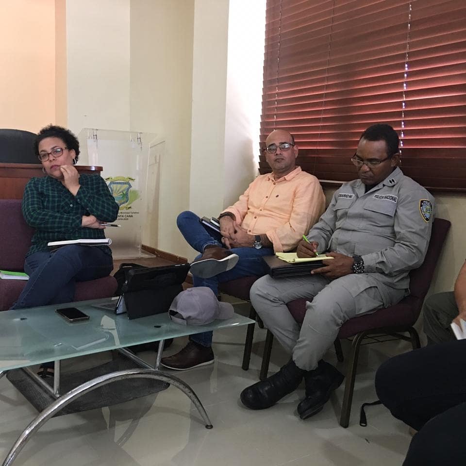 crdbavaro's tweet photo. Bávaro Punta Cana - jueves 20 de febrero reunión comité  Técnico del Sistema del Comando de Incidentes (SCI) de Verón Punta Cana en las instalaciones de la dirección distrital, encabezada por  representante de OFDA y  representante del COE, estando presente la #cruzrojadominica https://t.co/qX5zLL7UKZ
