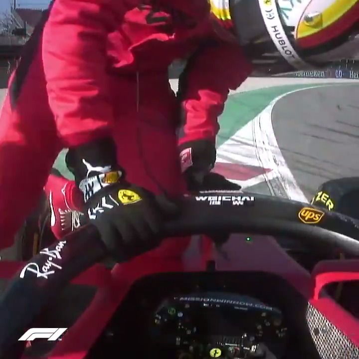 [情報] Ferrari 引擎遭遇故障