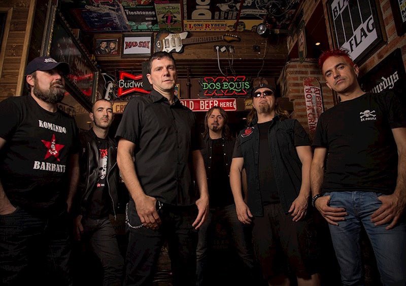 Merecido descanso el de los más grandes currantes del #punkrock nuestros queridos <a href="/BOIKOTBAND/">BOIKOT</a> Nos quedamos tranquilos porque sabemos que es hasta luego, pero, os extrañaremos.
🔥A GOZAR DE LOS BOLOS QUE QUEDAN DE 2020🔥✊🏼 🤘🏼#BOIKOT #BoikotSonGrandes

👉🏼 youtu.be/poDeTA328TY