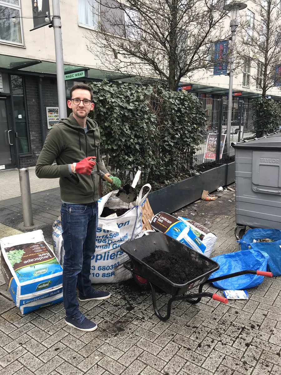 greeninglinc's tweet photo. Preparing the planters in Barrack Lane to be planted with hops, honeysuckle and clematis. Got some #SuDS planters on the way too! #greeninfrastructure #Cardiff https://t.co/rMwU4lLxyJ