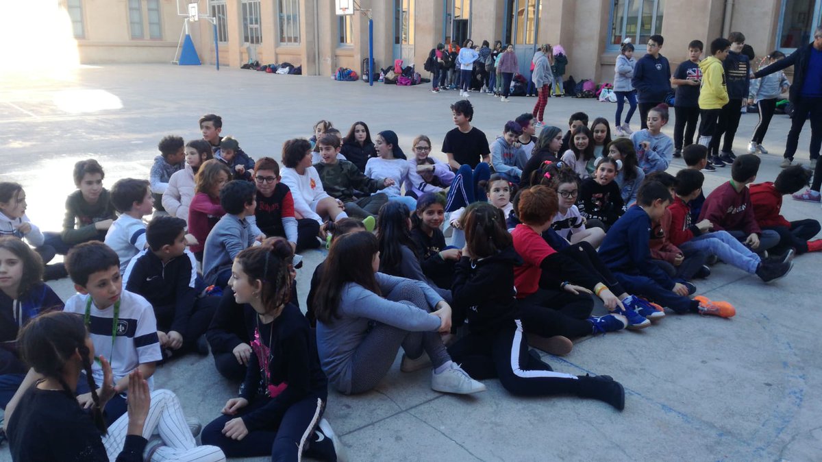 epiasabadell's tweet photo. Com cada carnaval, els alumnes de 5è de Primària organitzen un bon berenar i conviden als seus companys de 6è en agraïment per la feina feta pels Pocasoltes, els enviats del rei Carnestoltes.
#PRIMARIAPIASABADELL
#CARNAVALPIASABADELL https://t.co/AkqmY5fYxR