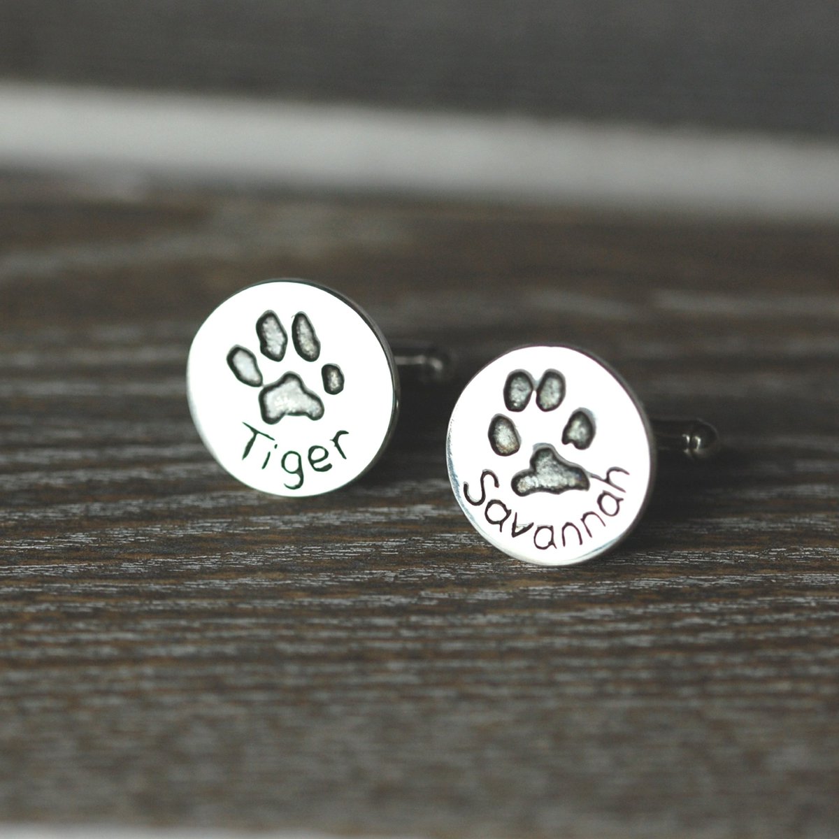 Are you looking for an extra special gift for the man in your life?  Surprise him with a pair of stunning sterling silver cufflinks showcasing his best friend's unique paw prints and watch his heart melt 🥰🥰 buff.ly/32tlUAA