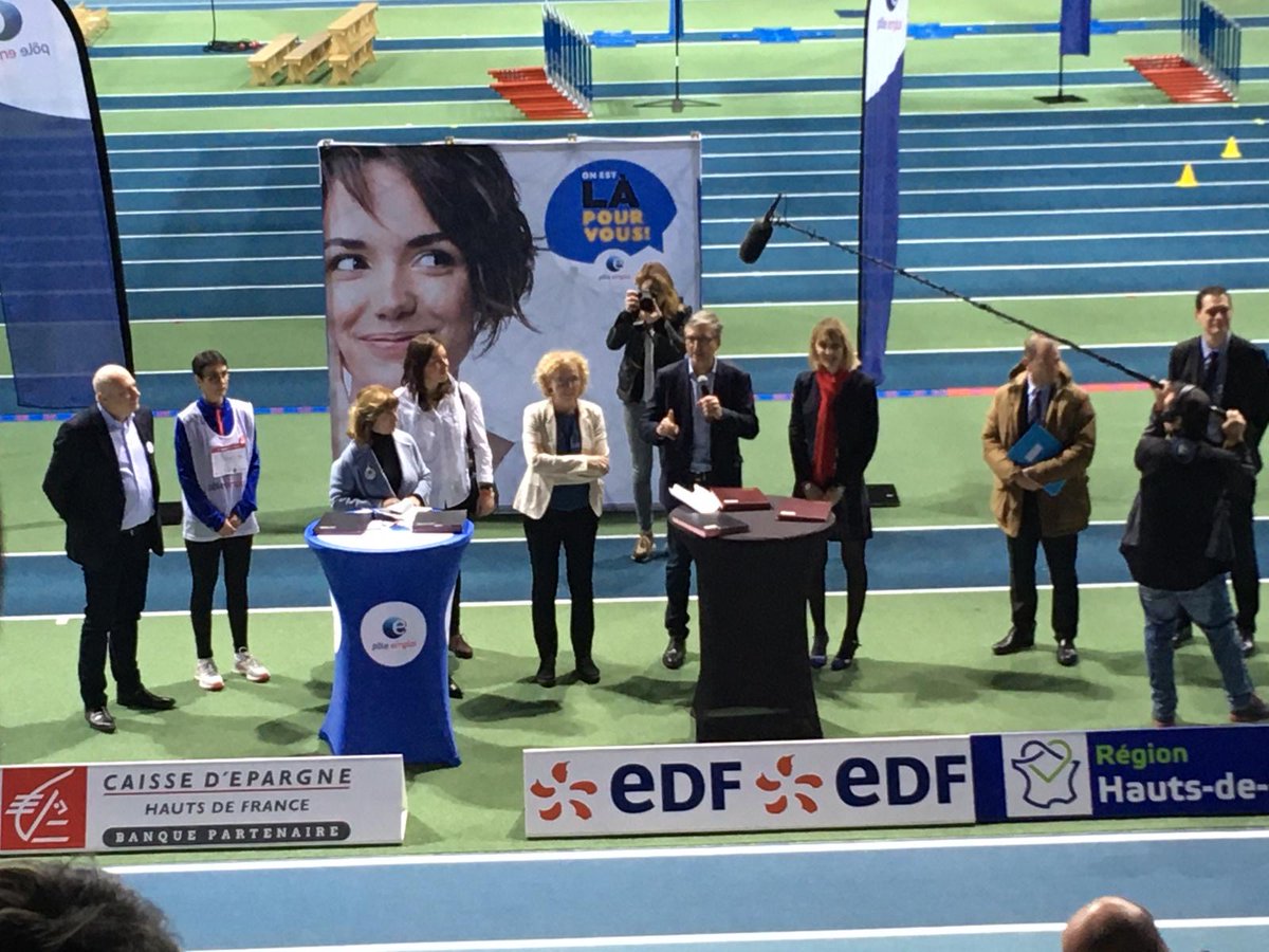 "Du stade vers l'emploi" : demandeurs d'emploi et recruteurs mobilisés autour d'épreuves athlétiques. Une occasion pour les candidats de valoriser leurs softskills au travers des valeurs sportives.