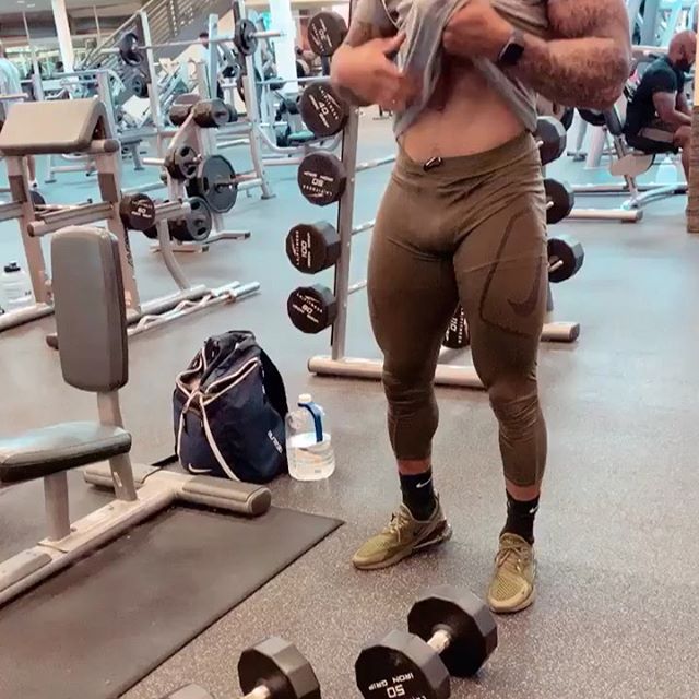 Fredyjones_'s tweet photo. Swole 🤟🏾 https://t.co/18KvkEbJ0d