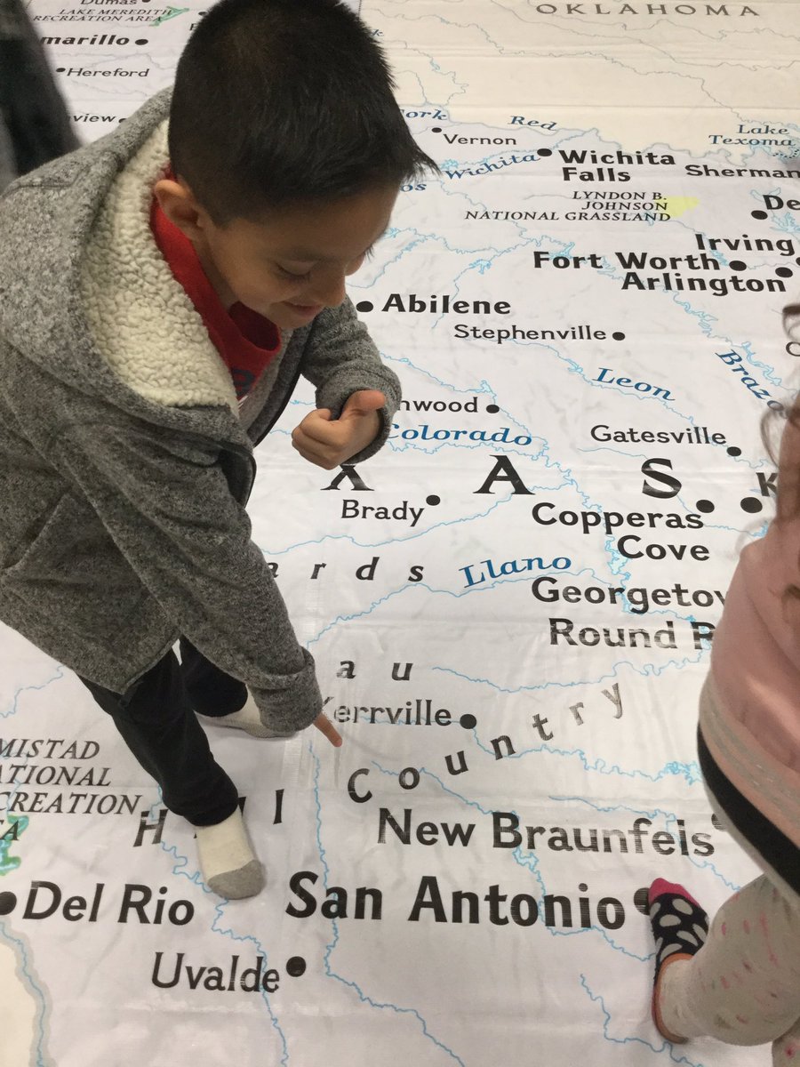 KarissaSpriggs's tweet photo. Checking out the Giant Texas Map today! https://t.co/1QypF2hCiD