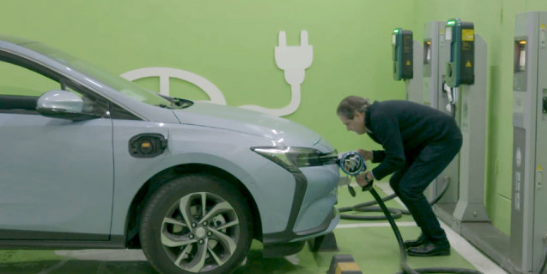 Curious about the future of #electricvehicles? ⚡🔌 <a href="/WSJ/">The Wall Street Journal</a> sent their staff all over the globe to see where this exciting technology is taking the industry. 🔋🚗💨 caranddriver.com/news/a30704604…