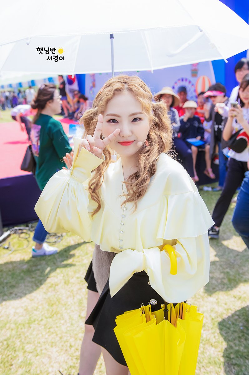 SunClass0416's tweet photo. [190505] 의성 어린이날축제 서경이

🌞

HQ : https://t.co/xR0ctS6Lbc 

#공원소녀 #GWSN #서경 #김서경
#公園少女 #公园少女 #GirlsinthePark
#SEOKYOUNG #핑키스타 
#PinkyStar (#RUN🌟)
@kiwipop_GWSN https://t.co/N4EJzGbc4F