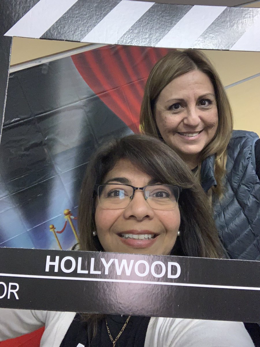aliciarrowland's tweet photo. Walking the red carpet of Language Acquisition with my fellow LASes! #Lisdlas https://t.co/sQeZuJSoM7