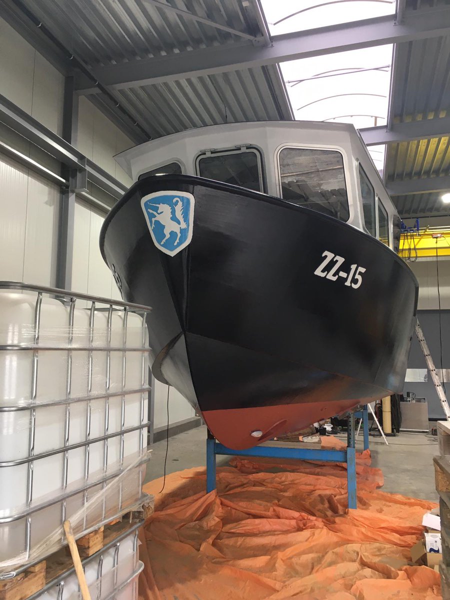 LuytGroep's tweet photo. De "Kreeft" is gearriveerd in Zeeland. LUYT levert 11 meter lange ZZ15 van Kreeftenvisserij Schot BV af voor inbouw en schilderwerk. #shipbuilding #aluminum #fishing #workboat #lobster #scheepsbouw #visserij #werkboot #kreeft #zierikzee https://t.co/yDjtyjHEy9