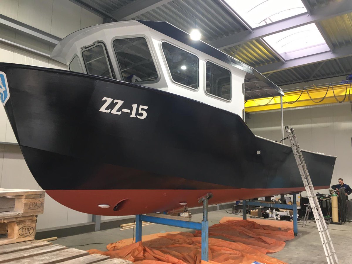 LuytGroep's tweet photo. De "Kreeft" is gearriveerd in Zeeland. LUYT levert 11 meter lange ZZ15 van Kreeftenvisserij Schot BV af voor inbouw en schilderwerk. #shipbuilding #aluminum #fishing #workboat #lobster #scheepsbouw #visserij #werkboot #kreeft #zierikzee https://t.co/yDjtyjHEy9